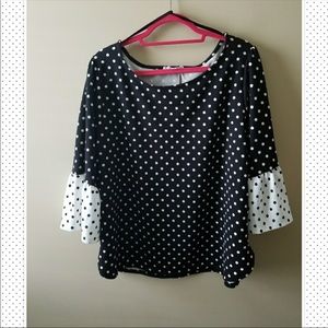 Reposh Green Envelope polka dot ruffle sleeve top